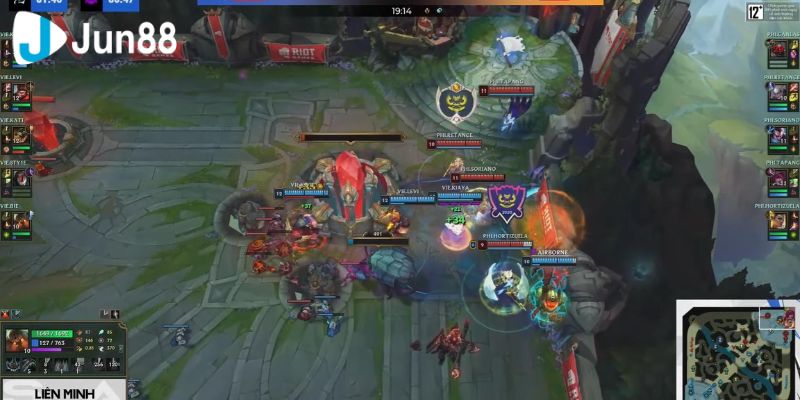 Khám phá những pha giao tranh hấp dẫn trong game Liên Minh Huyền Thoại